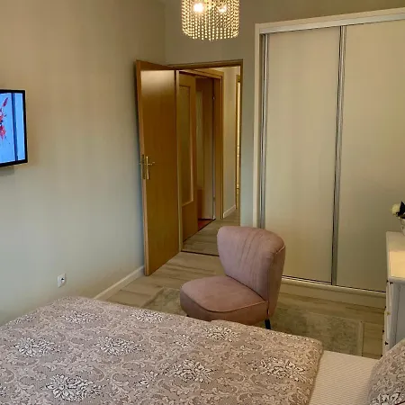 Luxury Apartment *